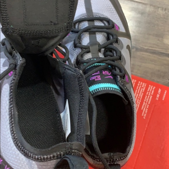 NIKE AIR VAPORMAX 2019 (GS) - Picture 16 of 16